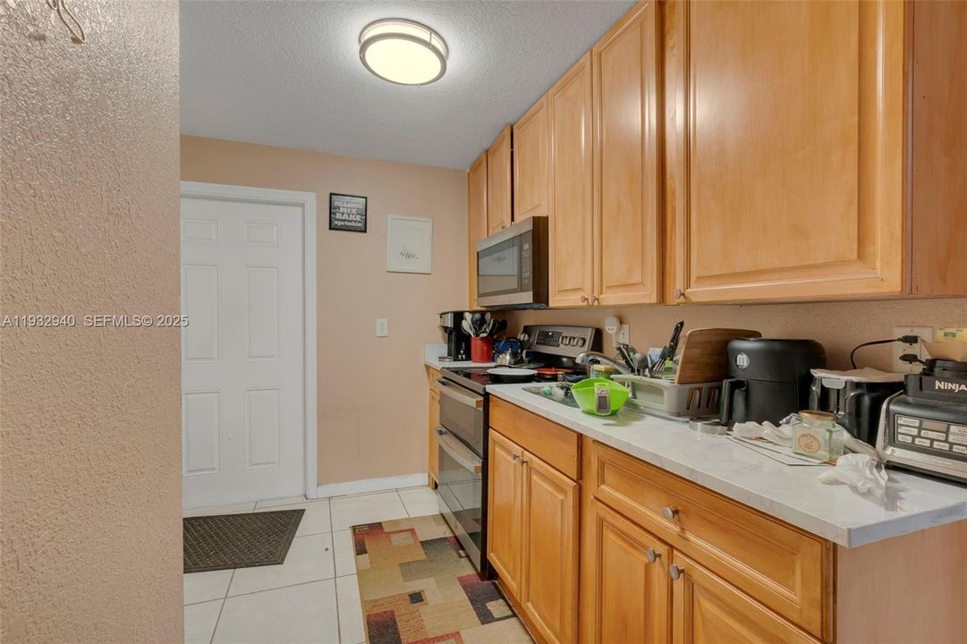 En Venta: $299,900 (3 camas, 2 baños, 1008 Pies cuadrados)