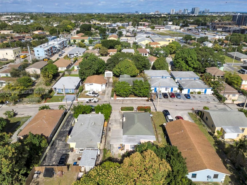 En Venta: $299,900 (3 camas, 2 baños, 1008 Pies cuadrados)