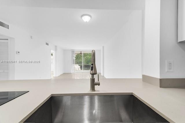 For Sale: $219,000 (2 beds, 2 baths, 1025 Square Feet)