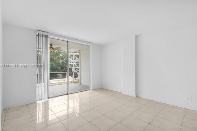 For Sale: $219,000 (2 beds, 2 baths, 1025 Square Feet)