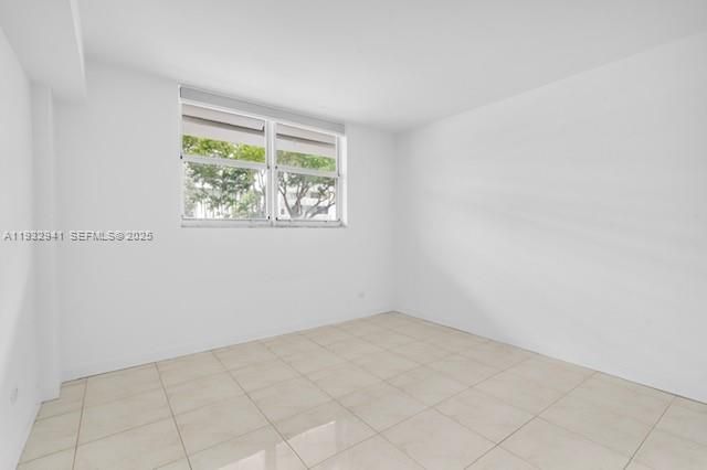 For Sale: $219,000 (2 beds, 2 baths, 1025 Square Feet)