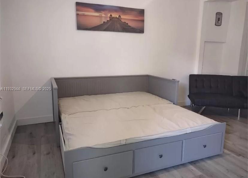 出租: $1,550 (0 贝兹, 1 浴室, 0 平方英尺)