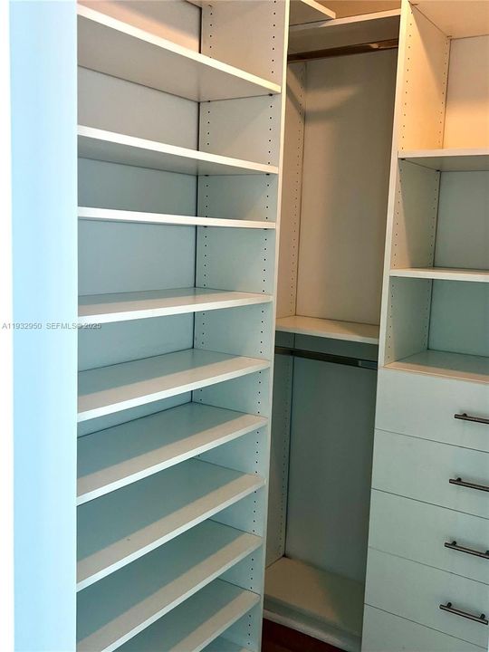 出租: $3,800 (2 贝兹, 2 浴室, 1006 平方英尺)