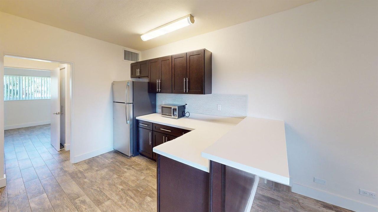 Apt-219-Madison-Unfurnished-Kitchen