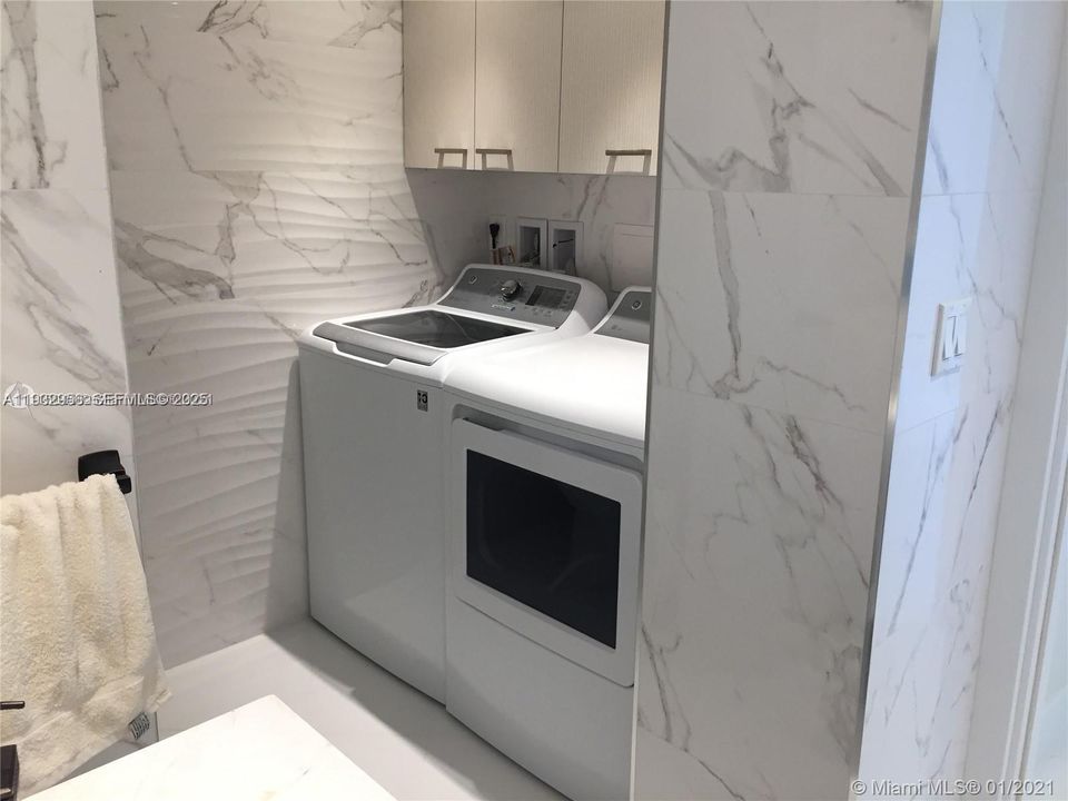 For Rent: $7,500 (3 beds, 2 baths, 1760 Square Feet)