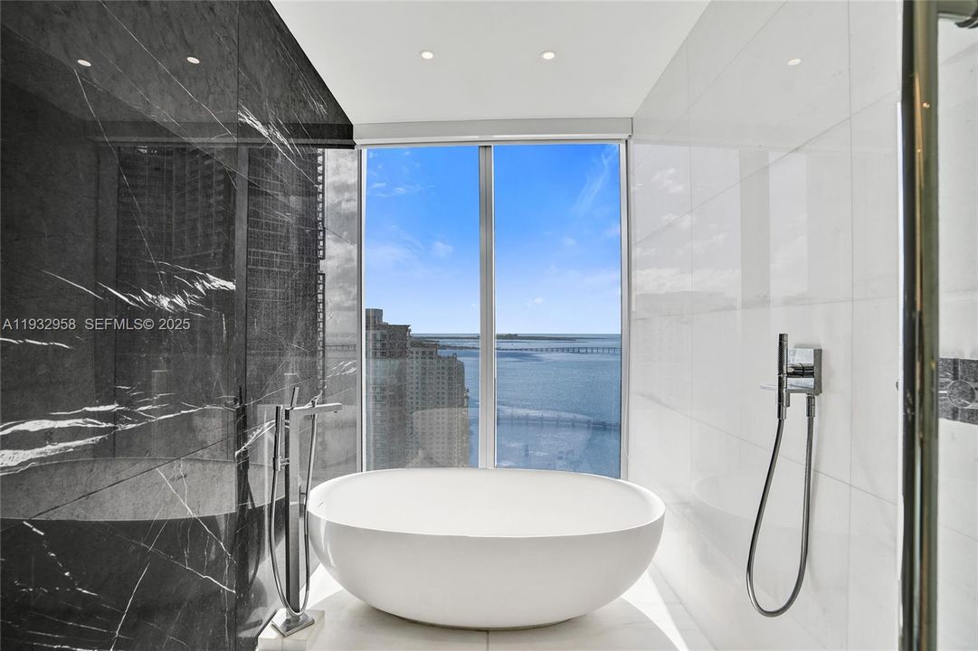 待售: $4,999,000 (5 贝兹, 5 浴室, 3214 平方英尺)