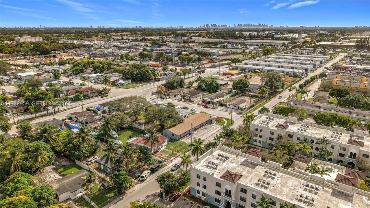 В аренду: $1,300 (1 спален, 1 ванн, 3001 Квадратных фут)