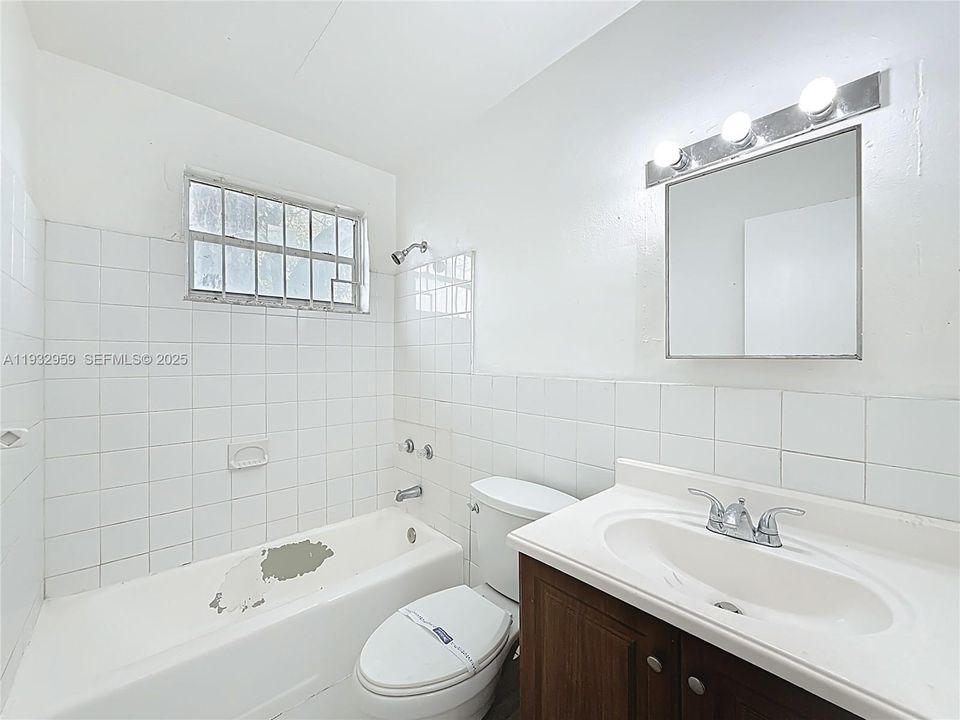 В аренду: $1,300 (1 спален, 1 ванн, 3001 Квадратных фут)