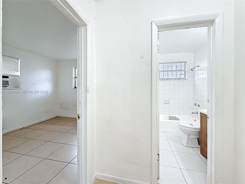 В аренду: $1,300 (1 спален, 1 ванн, 3001 Квадратных фут)