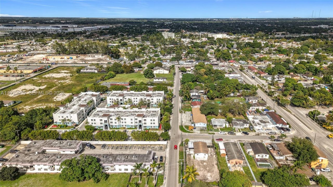 В аренду: $1,300 (1 спален, 1 ванн, 3001 Квадратных фут)