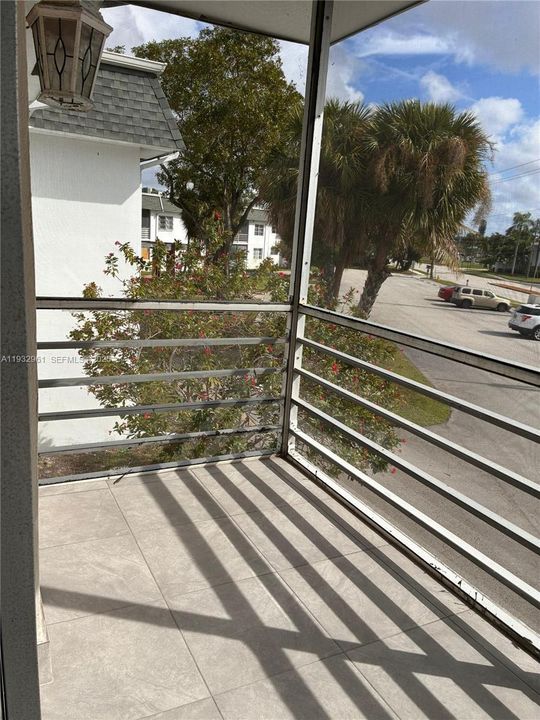 For Rent: $1,900 (2 beds, 2 baths, 1000 Square Feet)