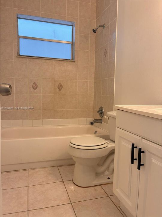 For Rent: $1,900 (2 beds, 2 baths, 1000 Square Feet)