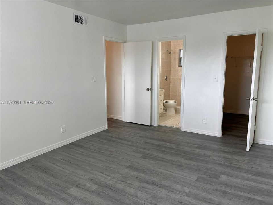 For Rent: $1,900 (2 beds, 2 baths, 1000 Square Feet)