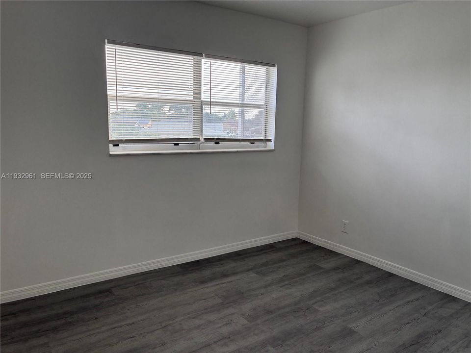 For Rent: $1,900 (2 beds, 2 baths, 1000 Square Feet)