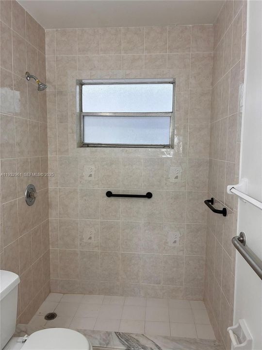 For Rent: $1,900 (2 beds, 2 baths, 1000 Square Feet)