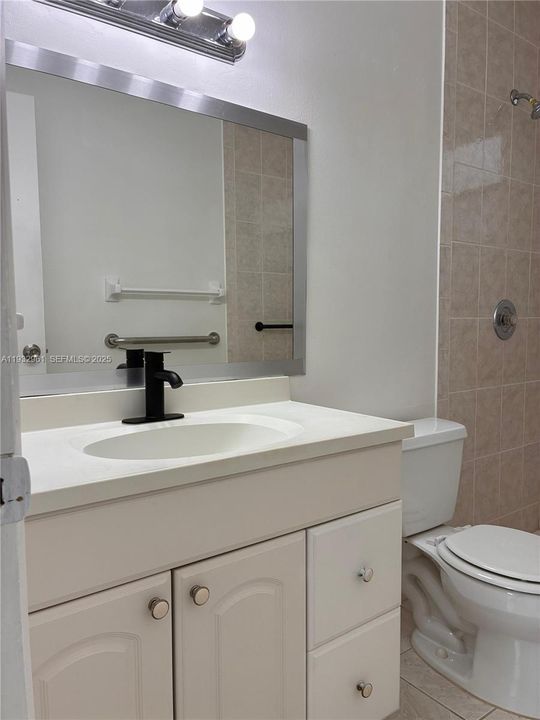 For Rent: $1,900 (2 beds, 2 baths, 1000 Square Feet)