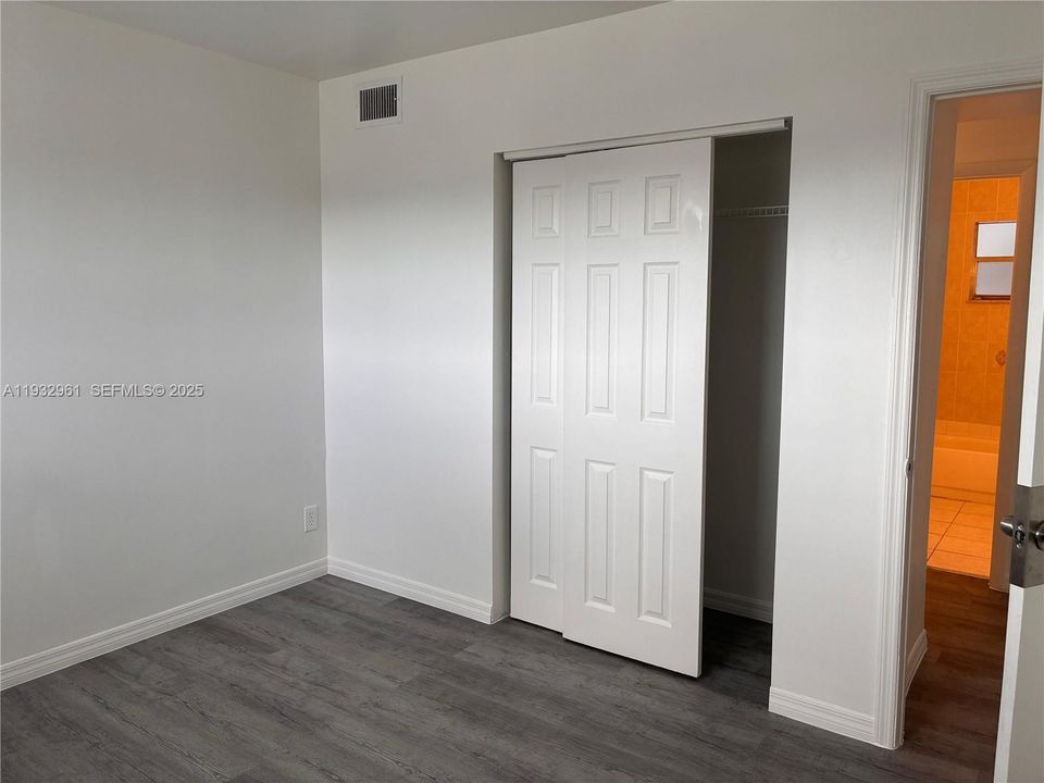 For Rent: $1,900 (2 beds, 2 baths, 1000 Square Feet)