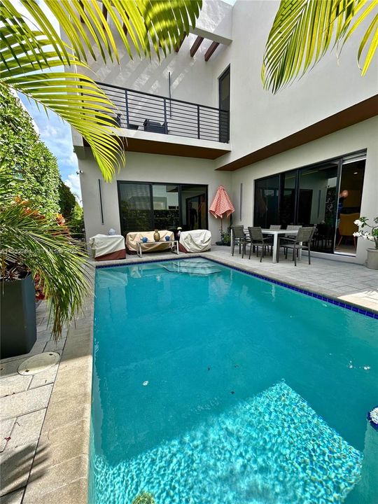 待售: $1,599,900 (5 贝兹, 5 浴室, 3690 平方英尺)