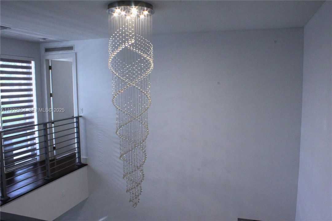 待售: $1,599,900 (5 贝兹, 5 浴室, 3690 平方英尺)