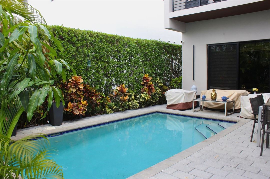 待售: $1,599,900 (5 贝兹, 5 浴室, 3690 平方英尺)