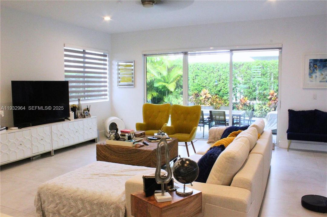 待售: $1,599,900 (5 贝兹, 5 浴室, 3690 平方英尺)