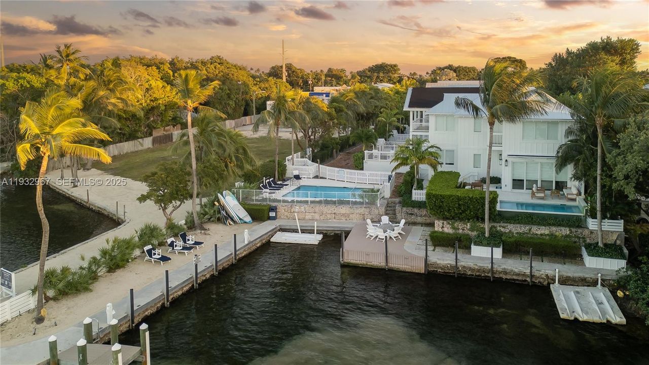 En Venta: $2,649,000 (3 camas, 3 baños, 1768 Pies cuadrados)