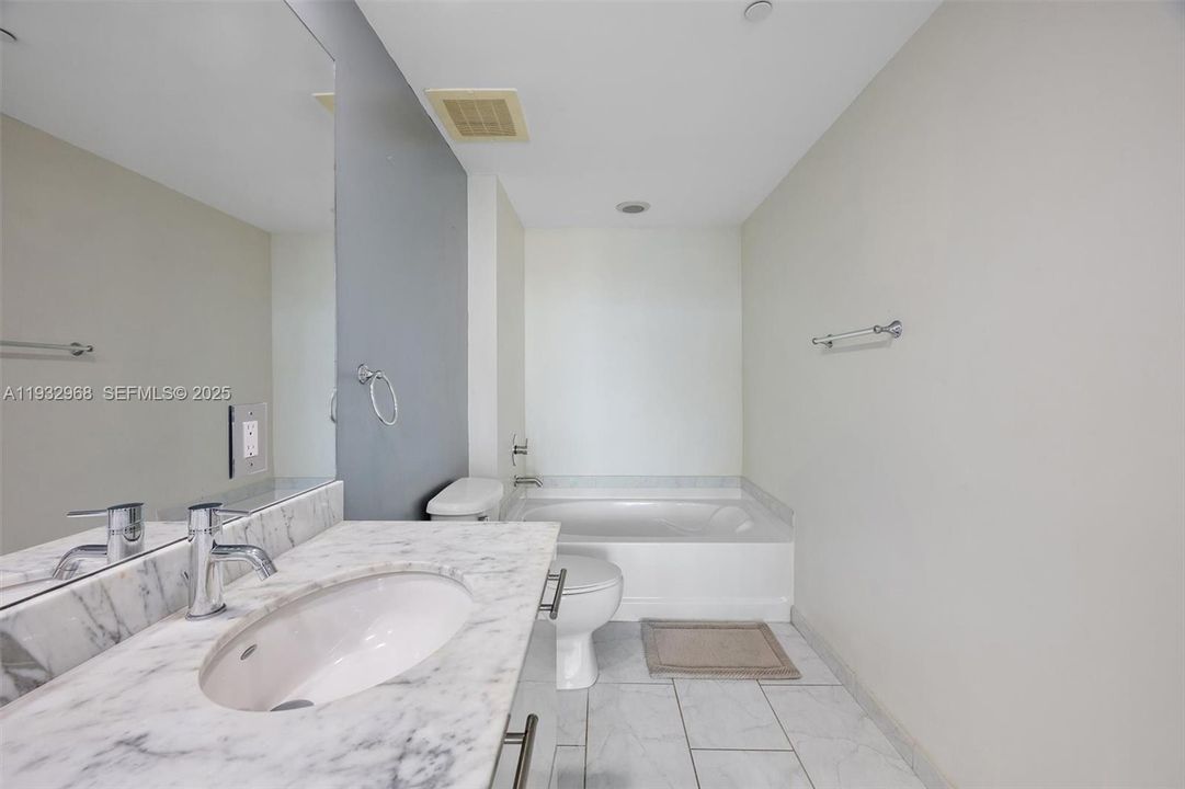 На продажу: $730,000 (2 спален, 2 ванн, 1113 Квадратных фут)