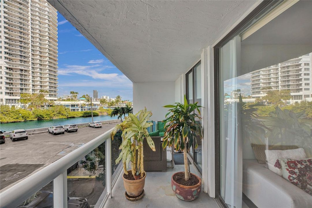 出租: $2,750 (2 贝兹, 2 浴室, 1146 平方英尺)