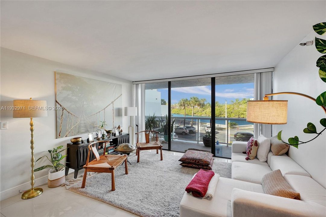 出租: $2,750 (2 贝兹, 2 浴室, 1146 平方英尺)