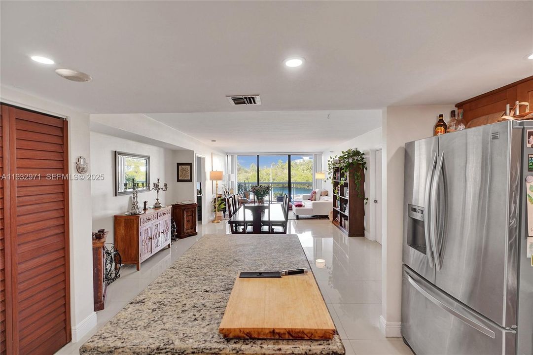 出租: $2,750 (2 贝兹, 2 浴室, 1146 平方英尺)