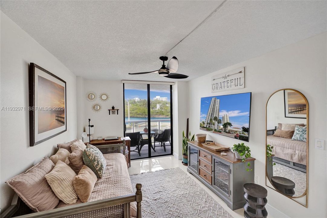 出租: $2,750 (2 贝兹, 2 浴室, 1146 平方英尺)