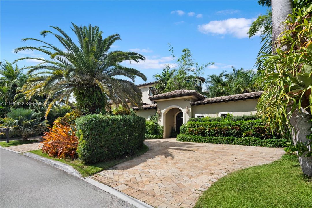 For Sale: $34,500,000 (7 beds, 8 baths, 4951 Square Feet)