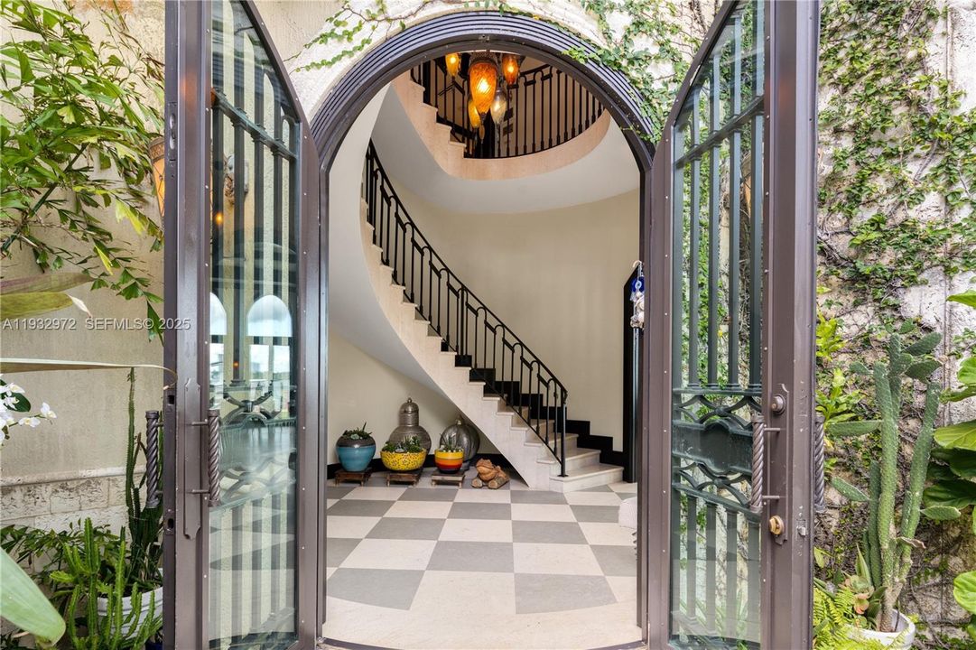 For Sale: $34,500,000 (7 beds, 8 baths, 4951 Square Feet)