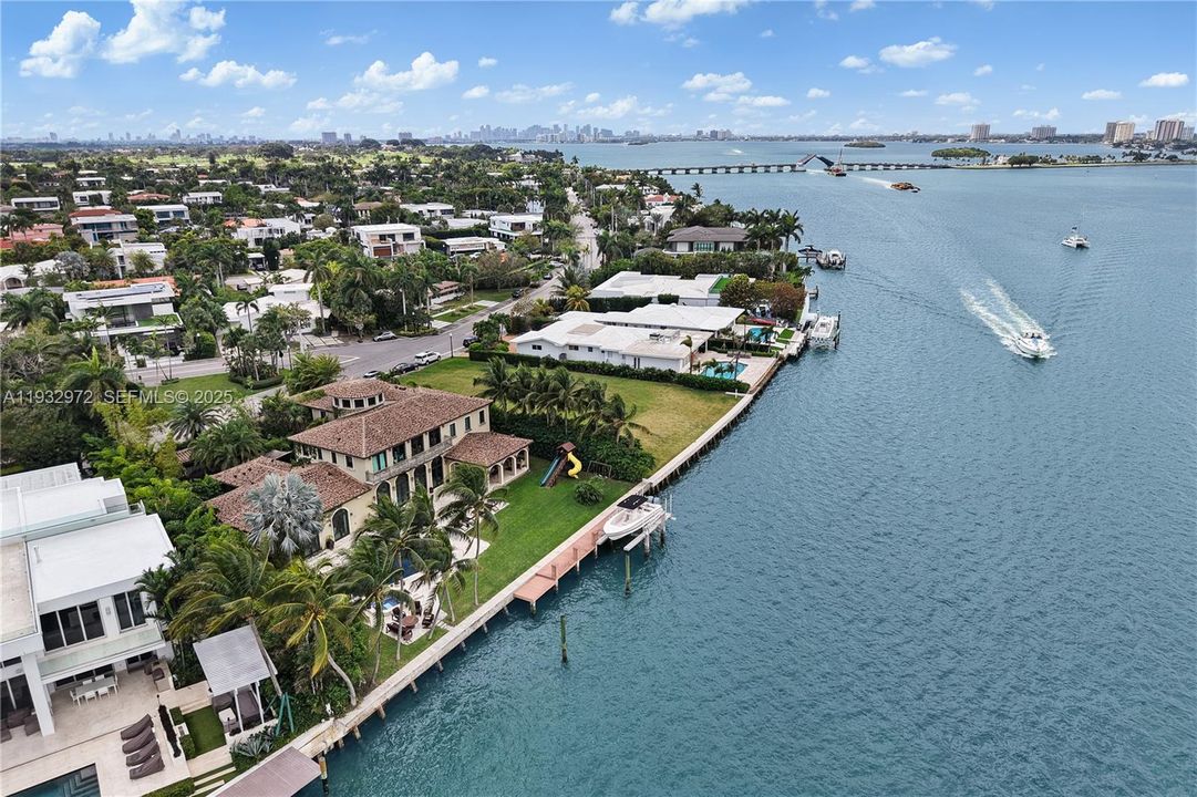 For Sale: $34,500,000 (7 beds, 8 baths, 4951 Square Feet)