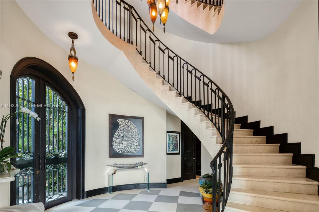 For Sale: $34,500,000 (7 beds, 8 baths, 4951 Square Feet)