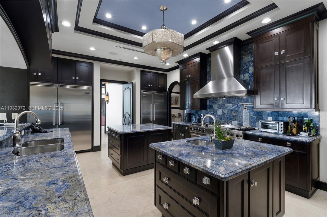 For Sale: $34,500,000 (7 beds, 8 baths, 4951 Square Feet)