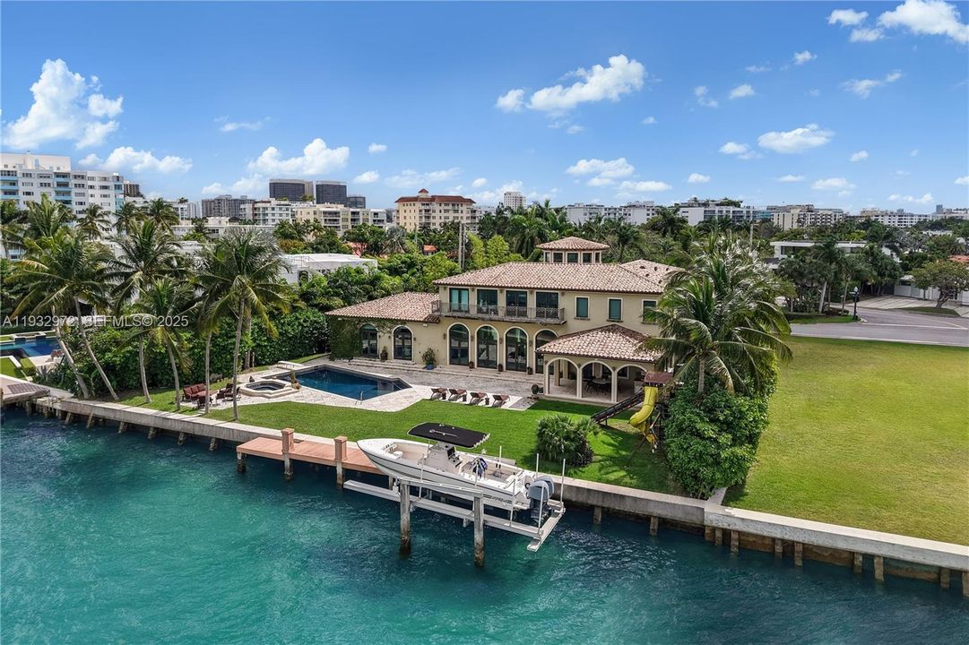 For Sale: $34,500,000 (7 beds, 8 baths, 4951 Square Feet)