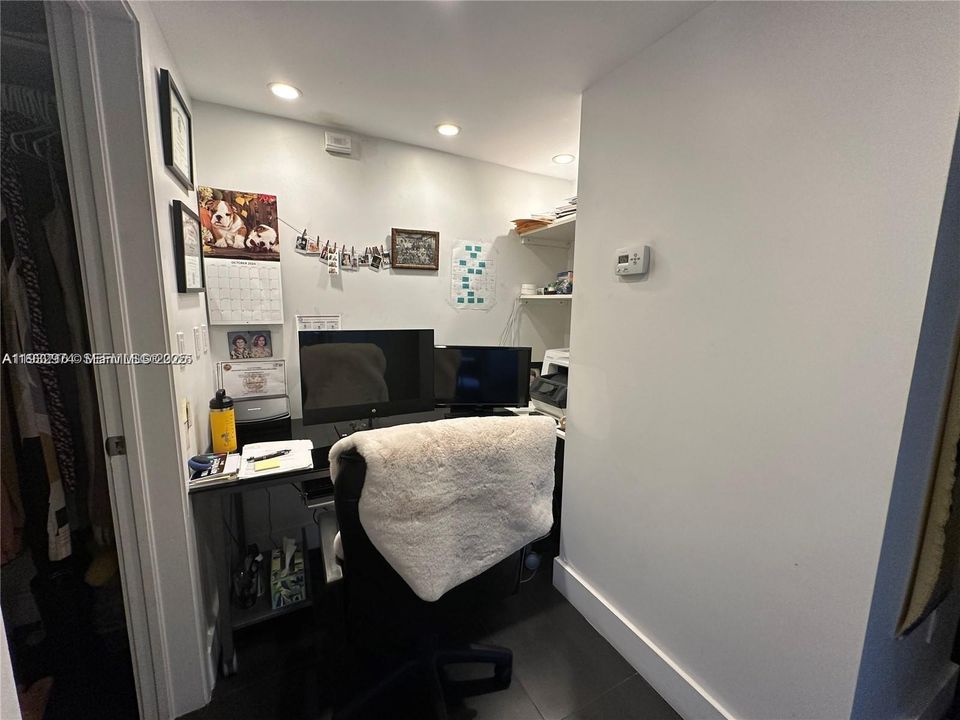 En Venta: $725,000 (3 camas, 3 baños, 1924 Pies cuadrados)