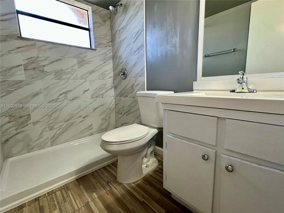 For Sale: $280,000 (2 beds, 2 baths, 747 Square Feet)