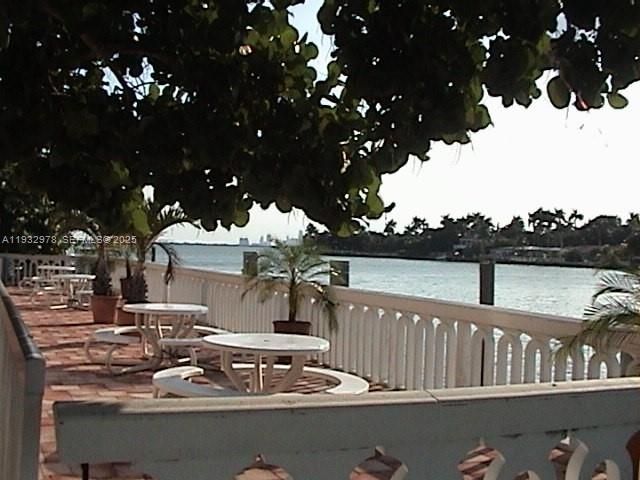 出租: $1,700 (1 贝兹, 1 浴室, 817 平方英尺)