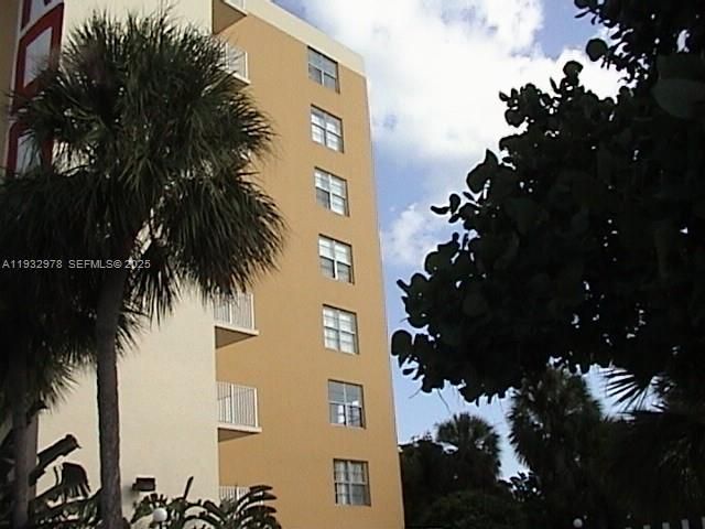 出租: $1,700 (1 贝兹, 1 浴室, 817 平方英尺)