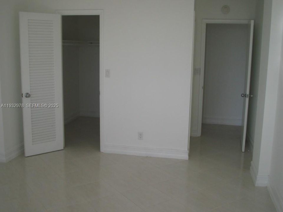 出租: $1,700 (1 贝兹, 1 浴室, 817 平方英尺)