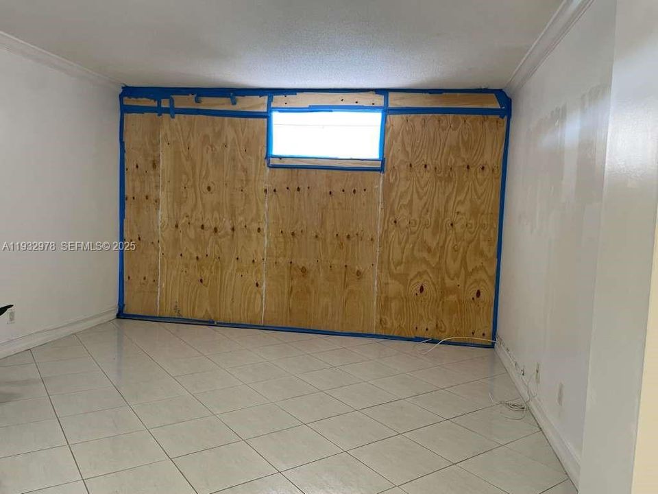 出租: $1,700 (1 贝兹, 1 浴室, 817 平方英尺)