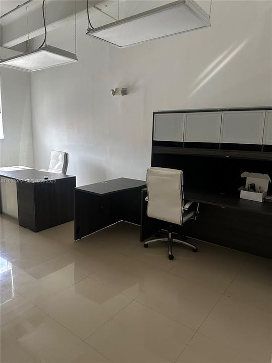 出租: $3,350 (0 贝兹, 0 浴室, 0 平方英尺)