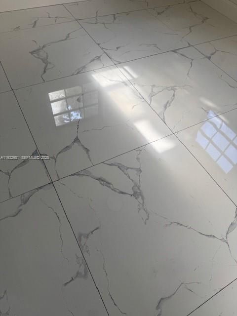 На продажу: $559,000 (4 спален, 2 ванн, 1212 Квадратных фут)