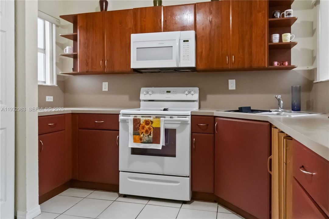 На продажу: $312,000 (3 спален, 2 ванн, 1527 Квадратных фут)