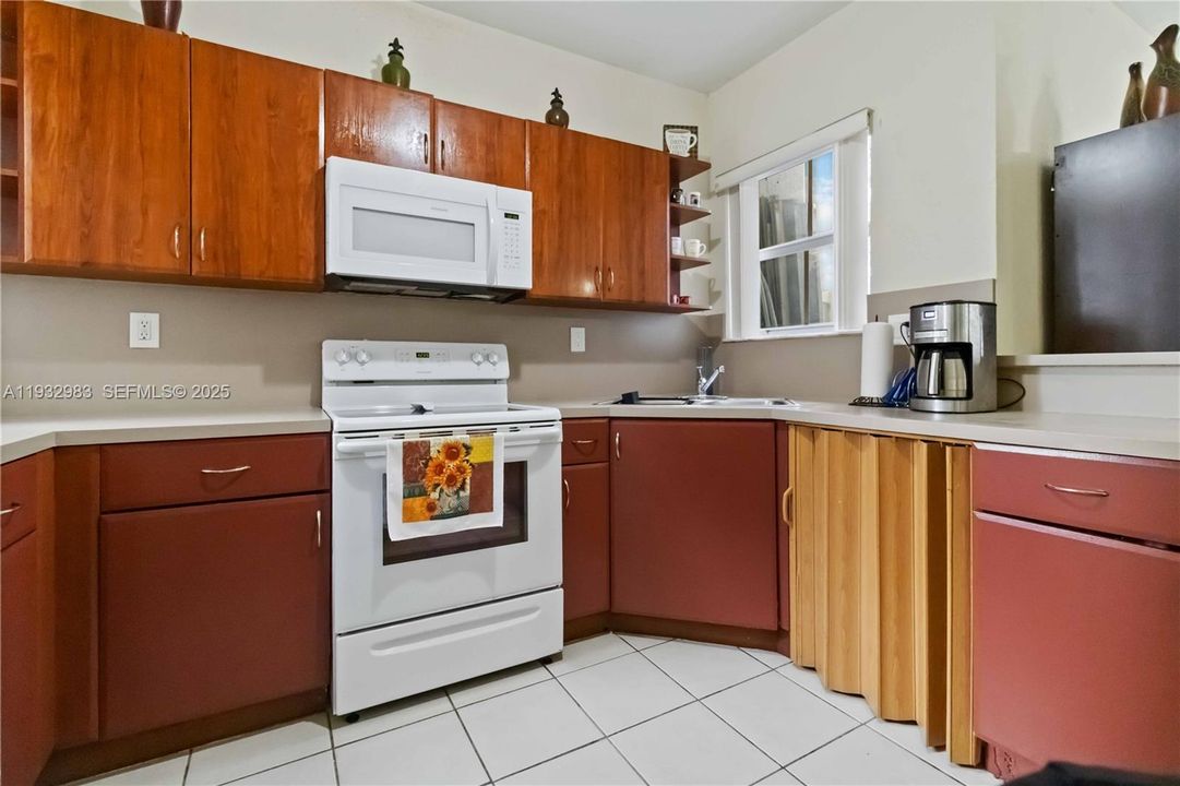 На продажу: $312,000 (3 спален, 2 ванн, 1527 Квадратных фут)