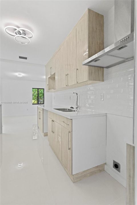 En Renta: $3,495 (3 camas, 2 baños, 1195 Pies cuadrados)