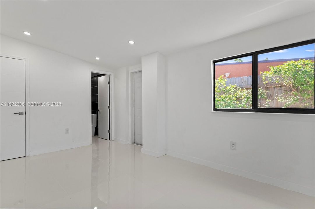 En Renta: $3,495 (3 camas, 2 baños, 1195 Pies cuadrados)