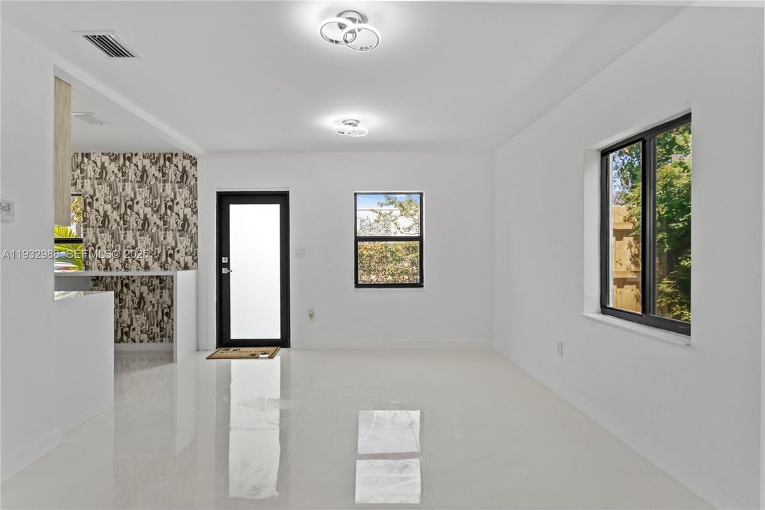 En Renta: $3,495 (3 camas, 2 baños, 1195 Pies cuadrados)